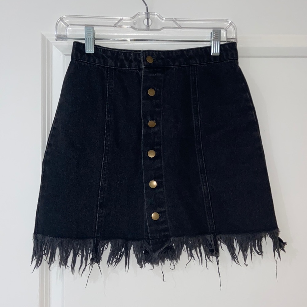 Black frayed jean mini skirt